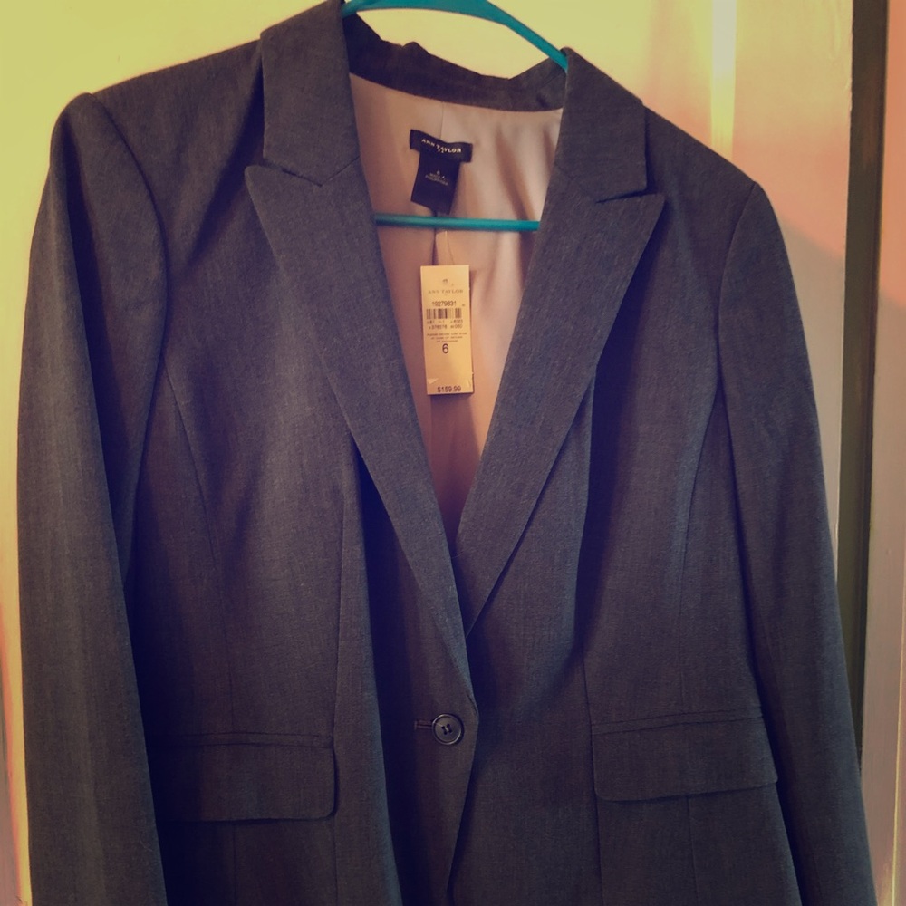 Dark grey Ann Taylor blazer, size 6. Never worn.
